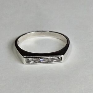 Vintage Silver Ring with Clear Stones